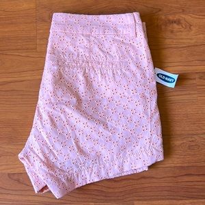 women’s size 2 everyday mid rise shorts